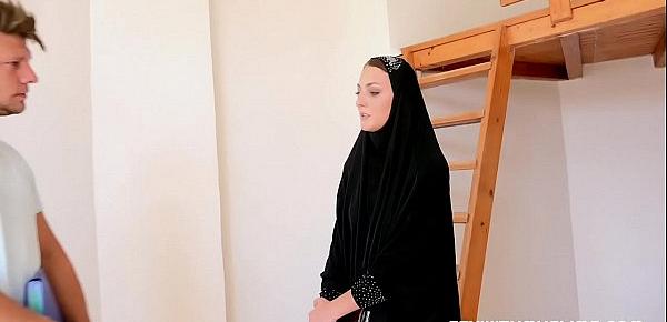  CZECH MUSLIM KATY ROSE IS LOOKING FOR HOUSING FOR HER FAMILY